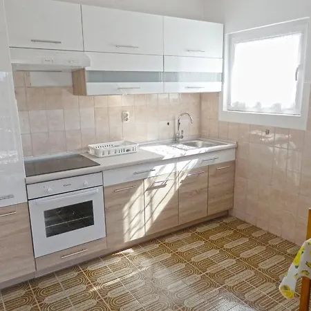 Jana: Apartment *